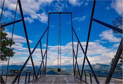 網紅大秋千,挑戰極限的空中樂園